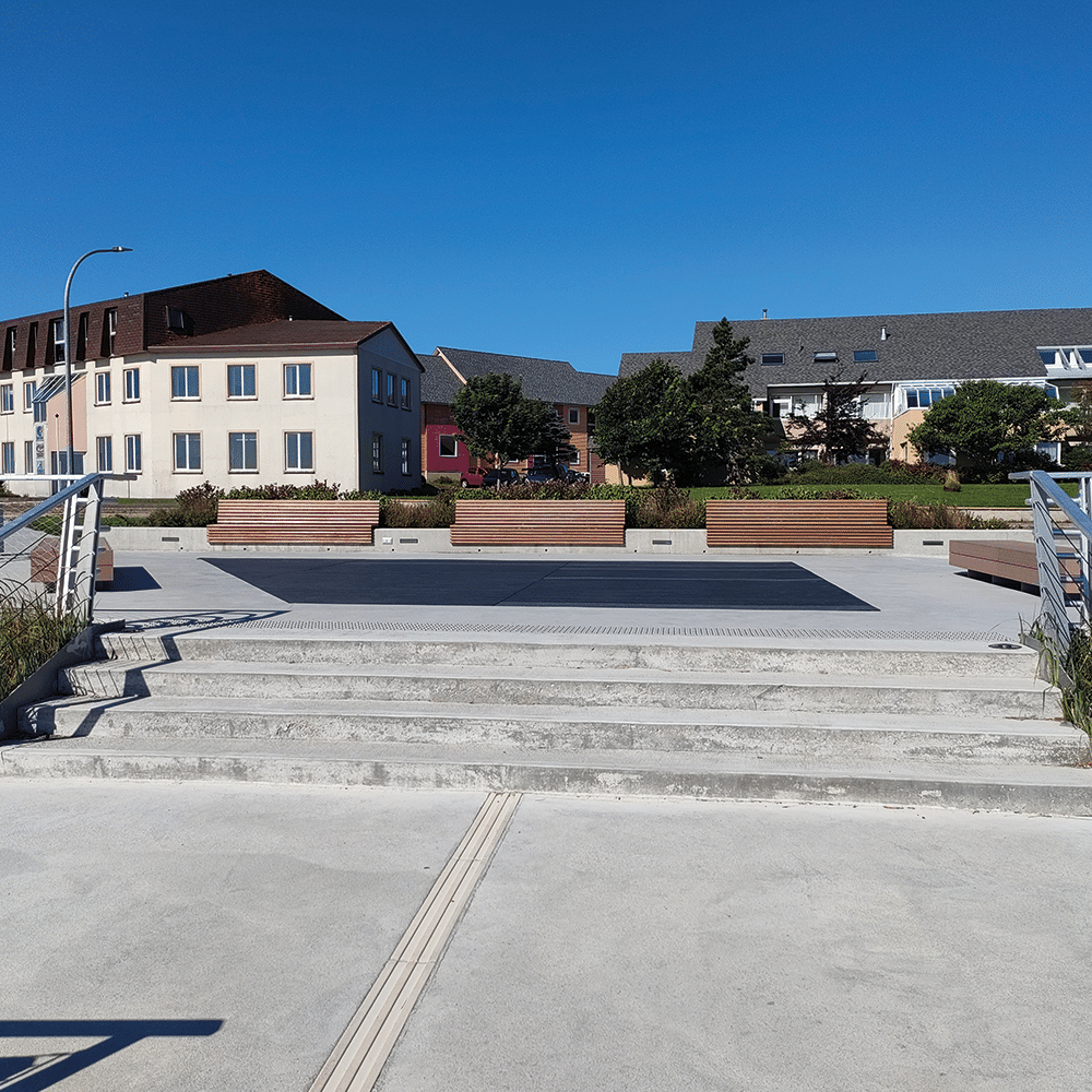 guyon mobilier urbain saint pierre et miquelon assises bois et beton ISOLA